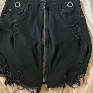 Fashion Nova Skirt 🖤